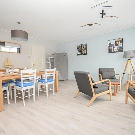 T3 Refait A Neuf Place Duclos Coeur De Apartment Dinan