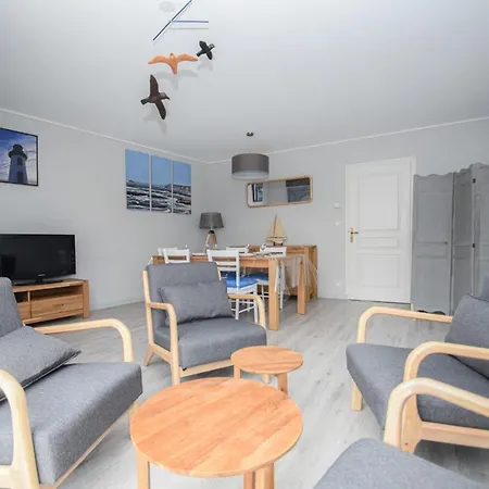 T3 Refait A Neuf Place Duclos Coeur De Apartment Dinan