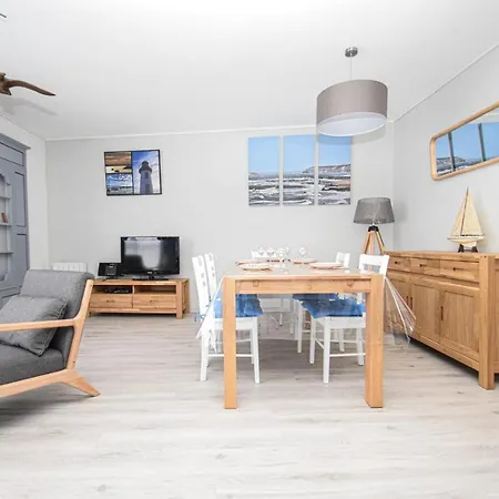 T3 Refait A Neuf Place Duclos Coeur De Apartment Dinan
